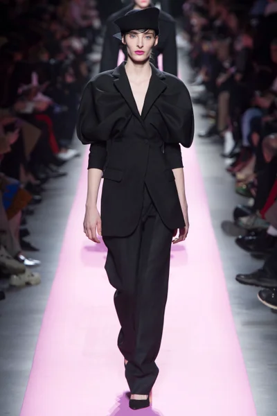 Look 19